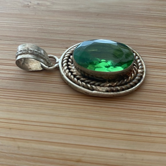 Silver Large Green Stone Necklace Pendant - Picture 10 of 11